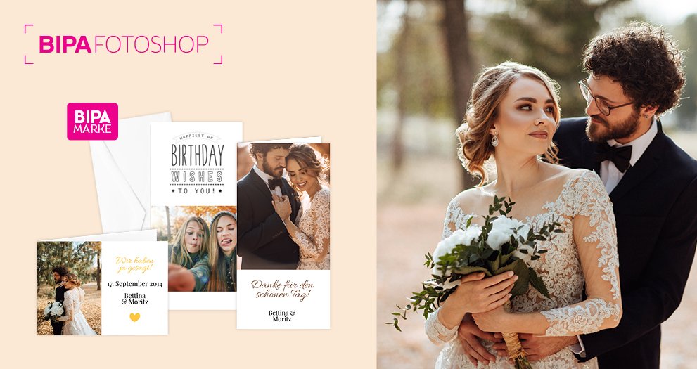 Brautpaar posiert im herbstlichen Park, links BIPA Fotoshop Karten mit persönlichen Fotos für Hochzeit, Geburtstag und Dankeschön.