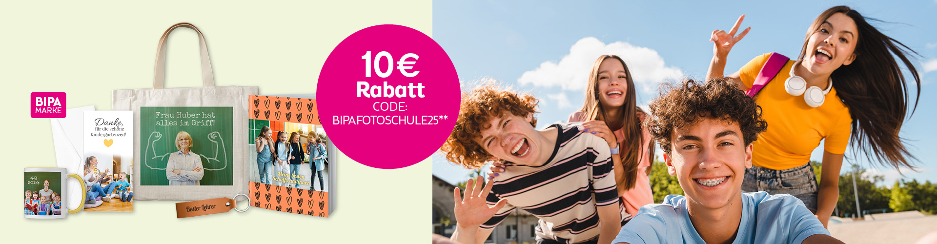  Jugendliche feiern Schulschluss im Freien, links BIPA Fotoshop Geschenkideen mit 10 € Rabattcode BIPAFOTOSCHULE25.